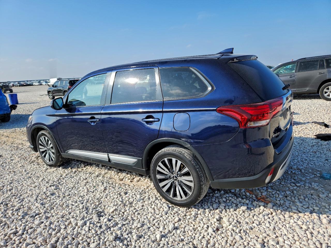 2019 MITSUBISHI OUTLANDER SE photo 2