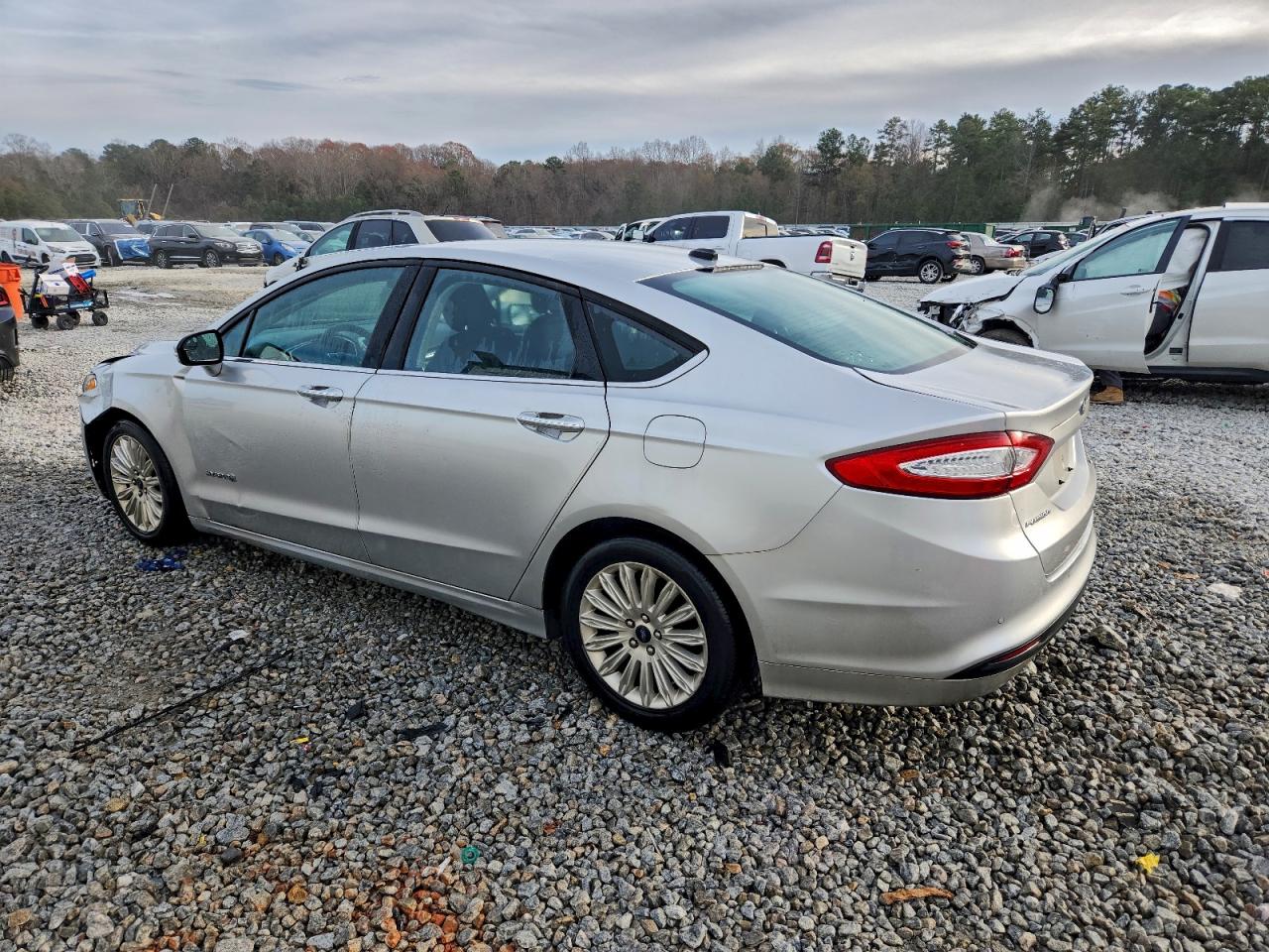 2016 FORD FUSION SE HYBRID photo 2