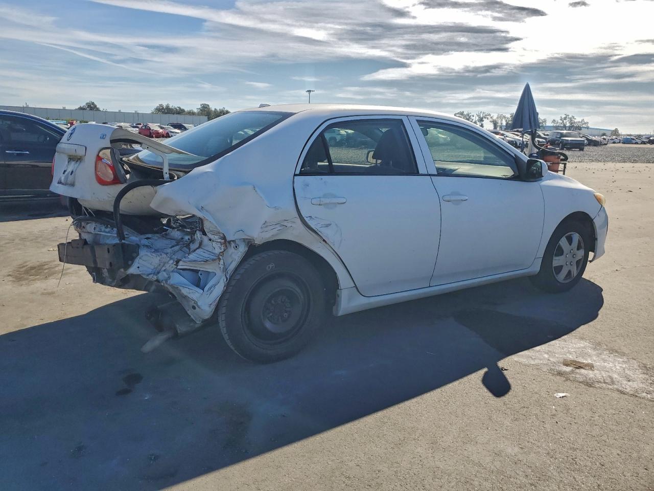 2010 TOYOTA COROLLA BASE photo 3