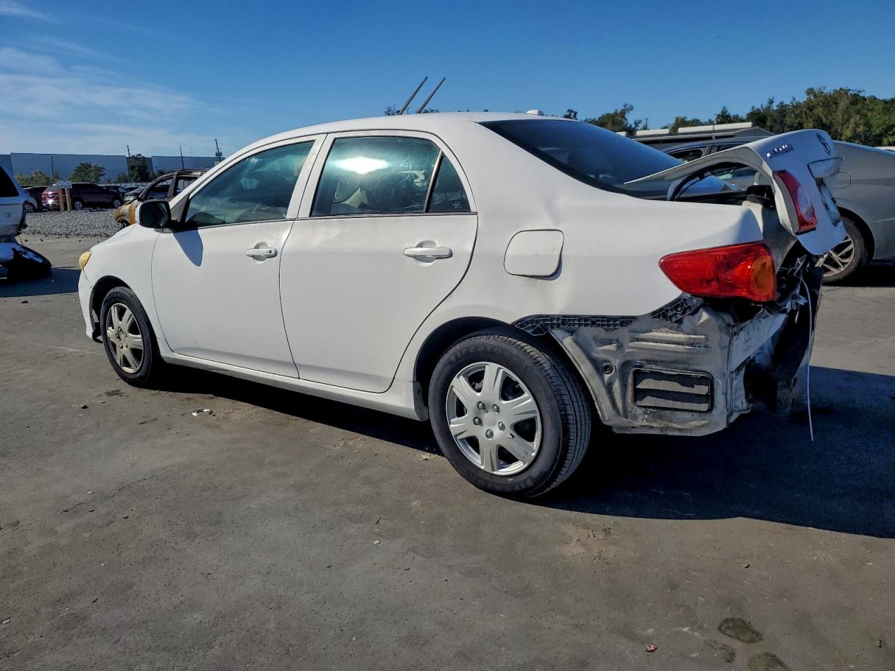 2010 TOYOTA COROLLA BASE photo 2