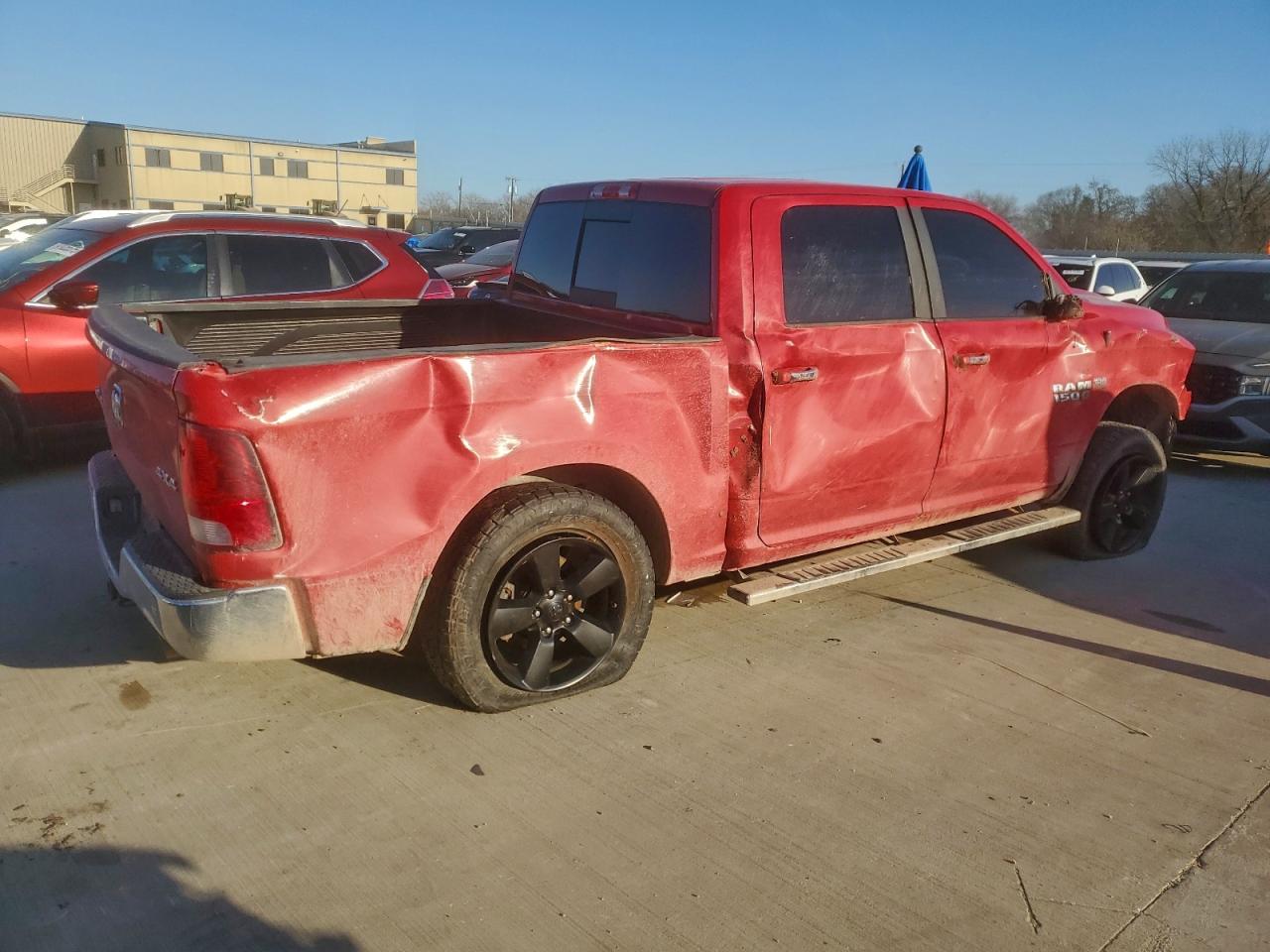 2017 RAM 1500 SLT photo 3