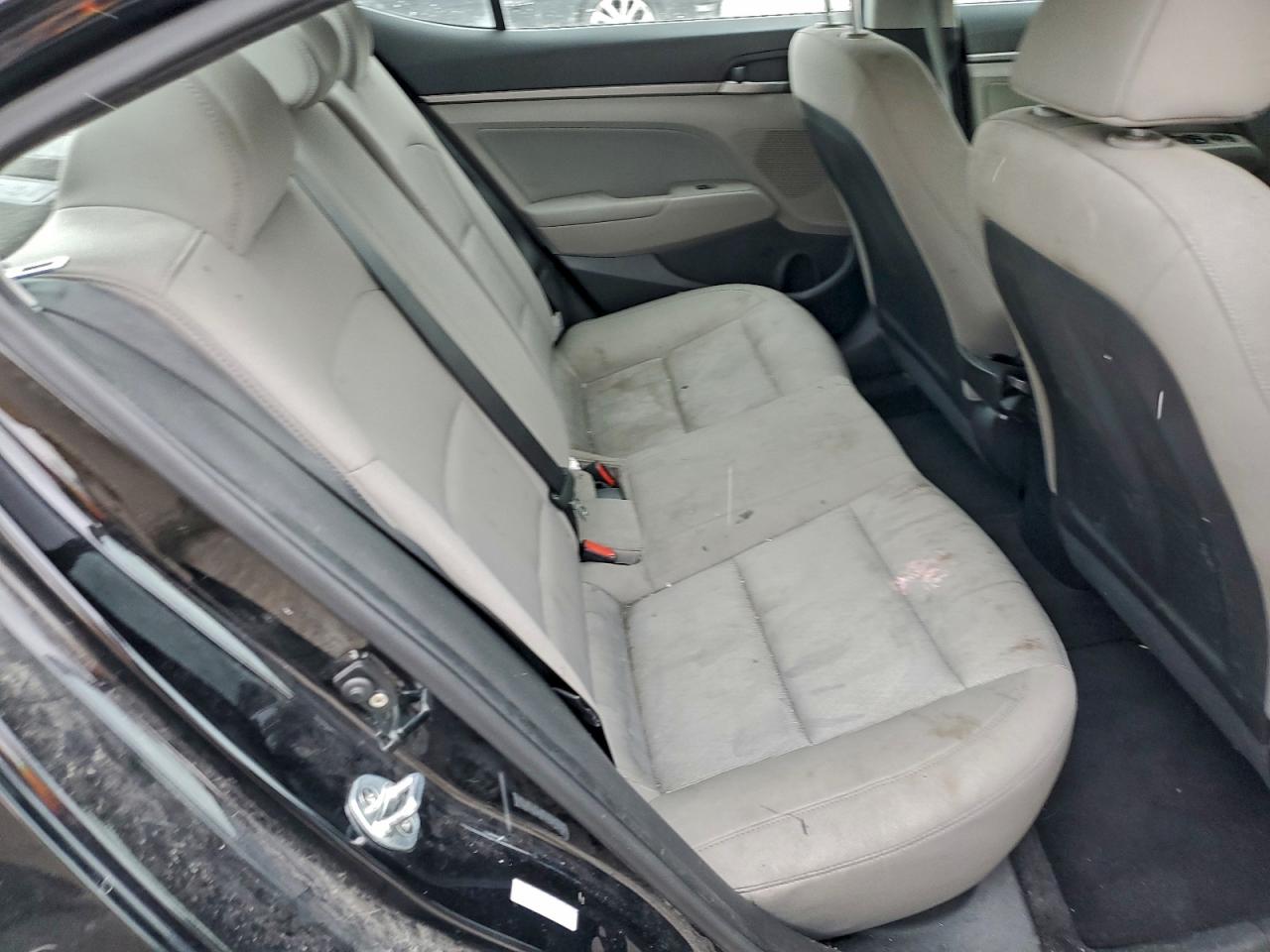 2017 HYUNDAI ELANTRA SE photo 10