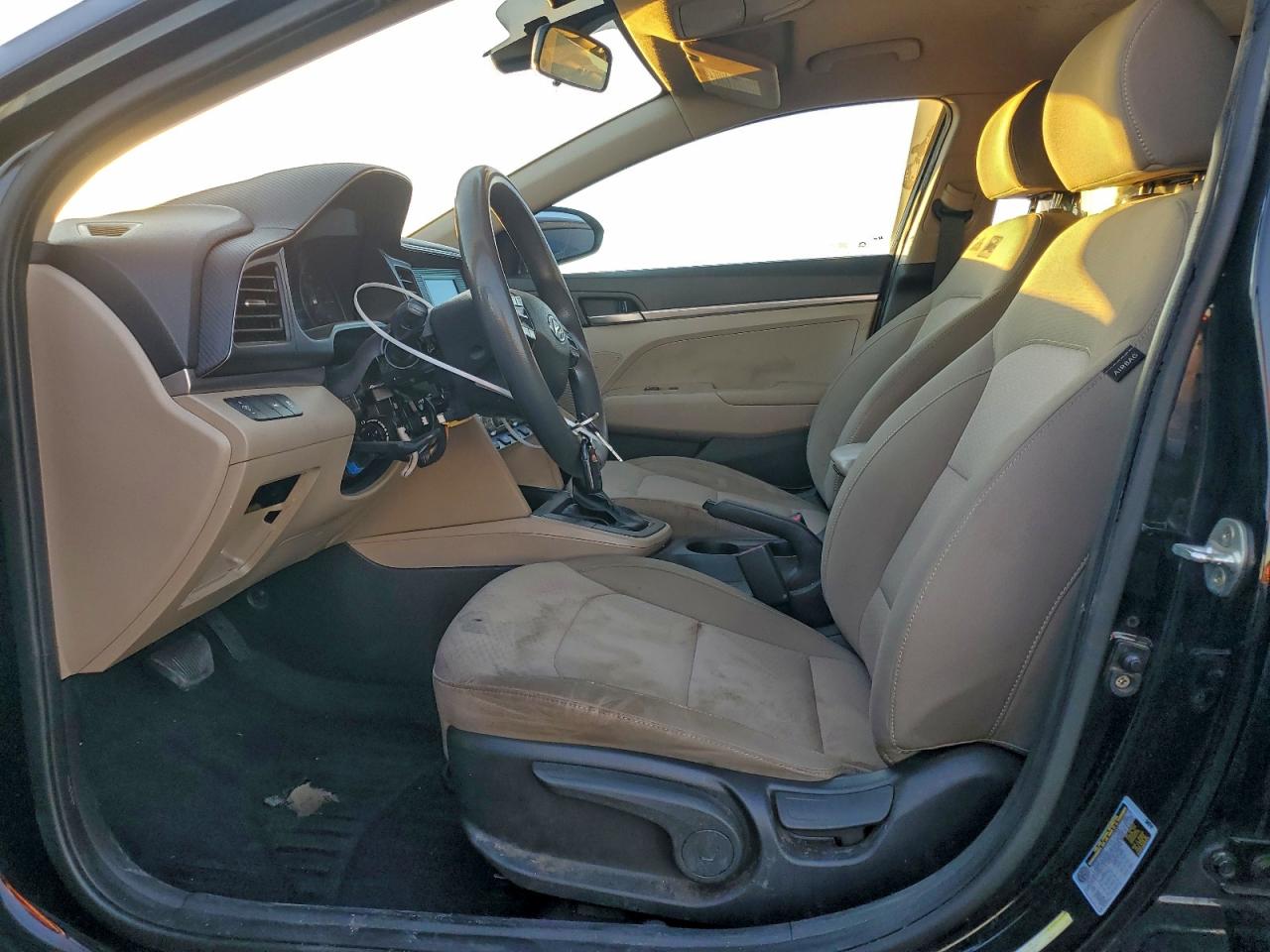 2020 HYUNDAI ELANTRA SE photo 7