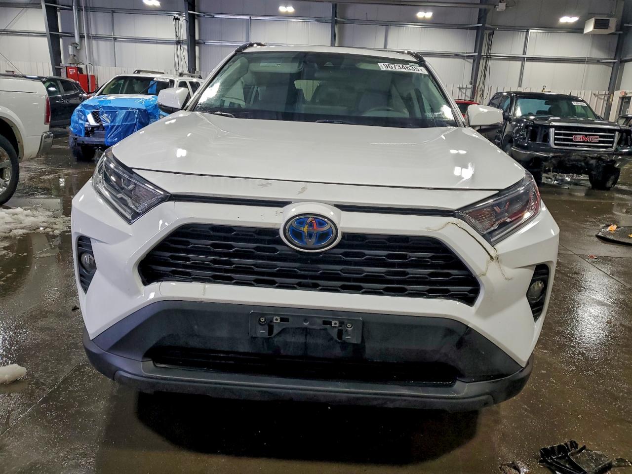 2021 TOYOTA RAV4 XLE photo 5