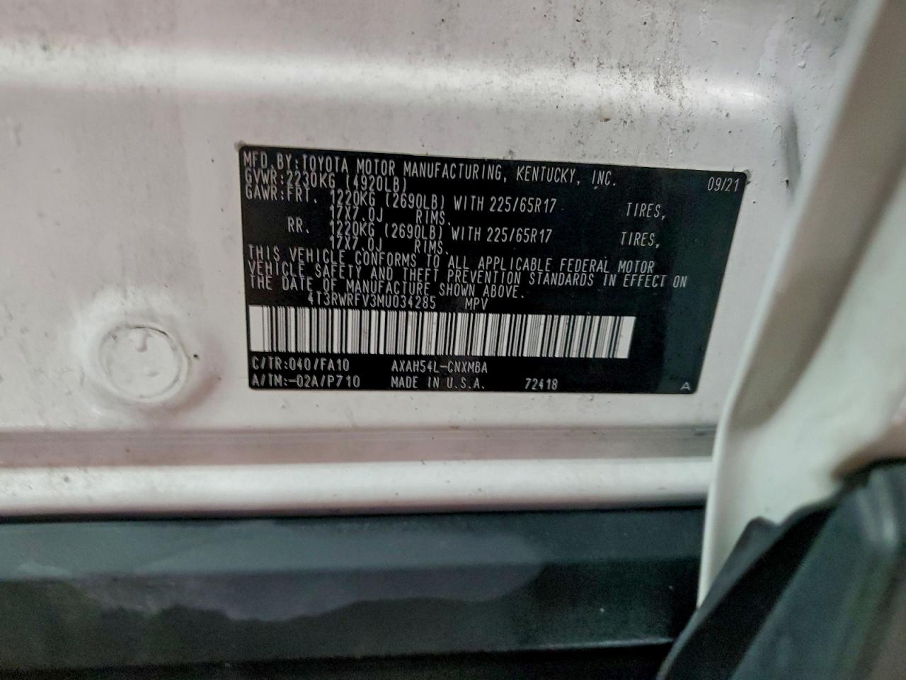 2021 TOYOTA RAV4 XLE photo 13
