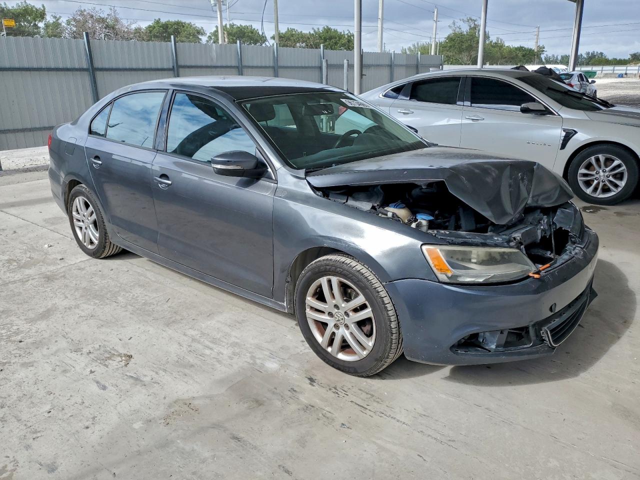 2014 VOLKSWAGEN JETTA BASE photo 4