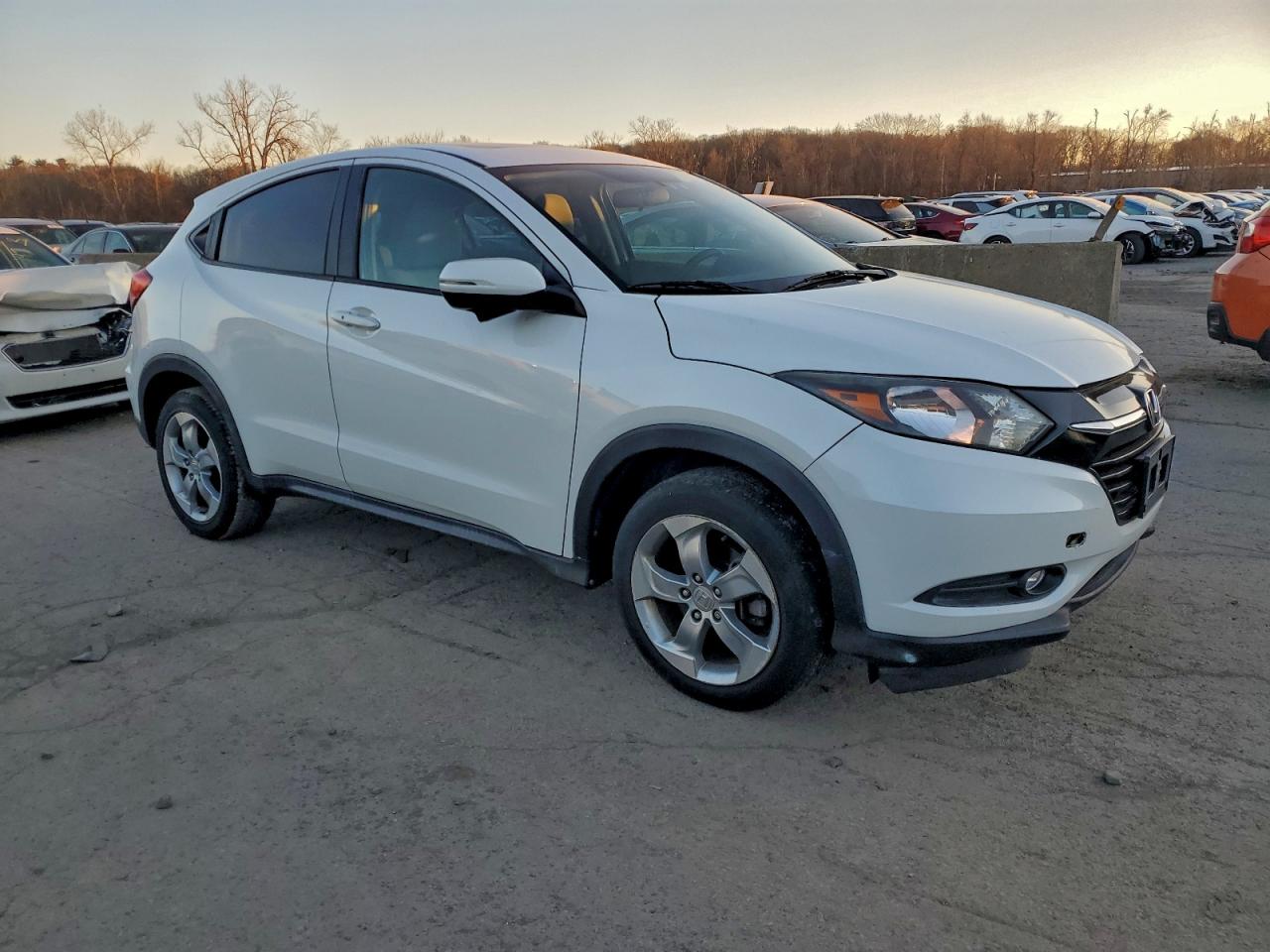 2016 HONDA HR-V EX photo 4