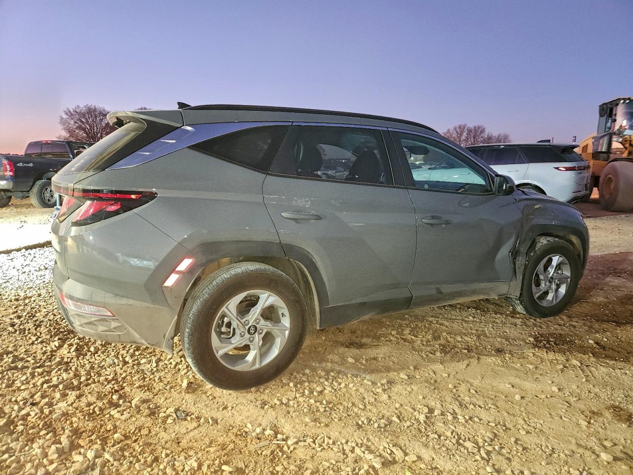2024 HYUNDAI TUCSON SEL photo 3