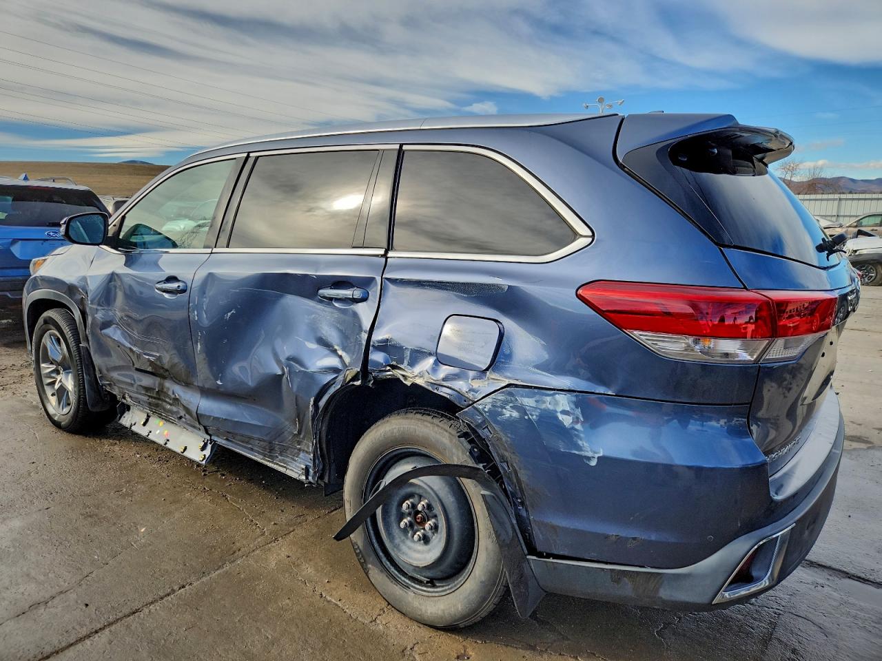 2018 TOYOTA HIGHLANDER LIMITED photo 2