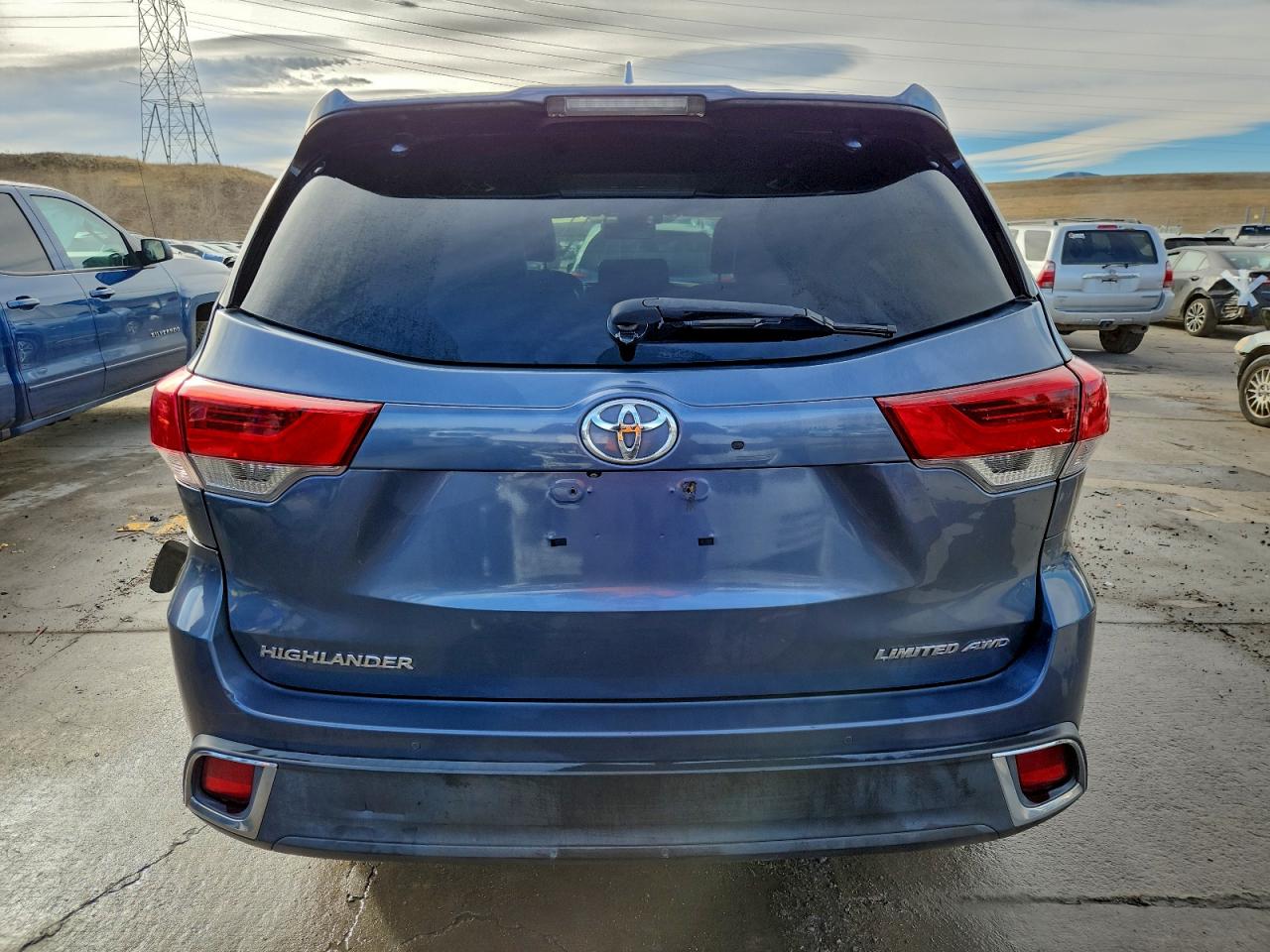 2018 TOYOTA HIGHLANDER LIMITED photo 6