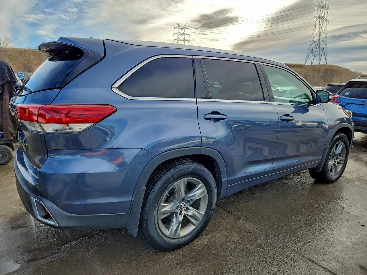 2018 TOYOTA HIGHLANDER LIMITED photo 3