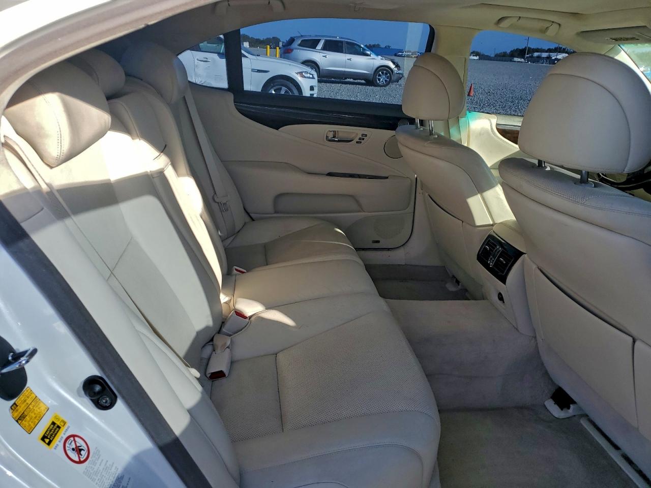 2007 LEXUS LS 460L photo 10