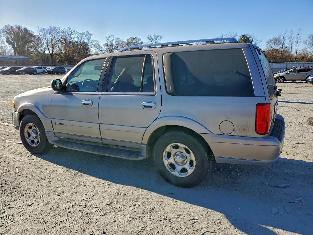 2000 LINCOLN NAVIGATOR photo 2