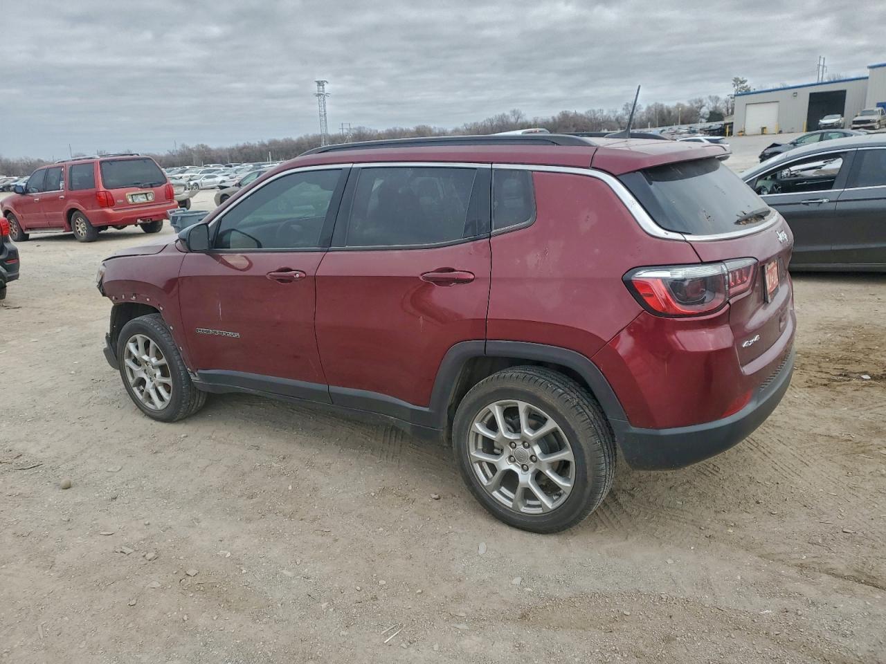2022 JEEP COMPASS LATITUDE LUX photo 2