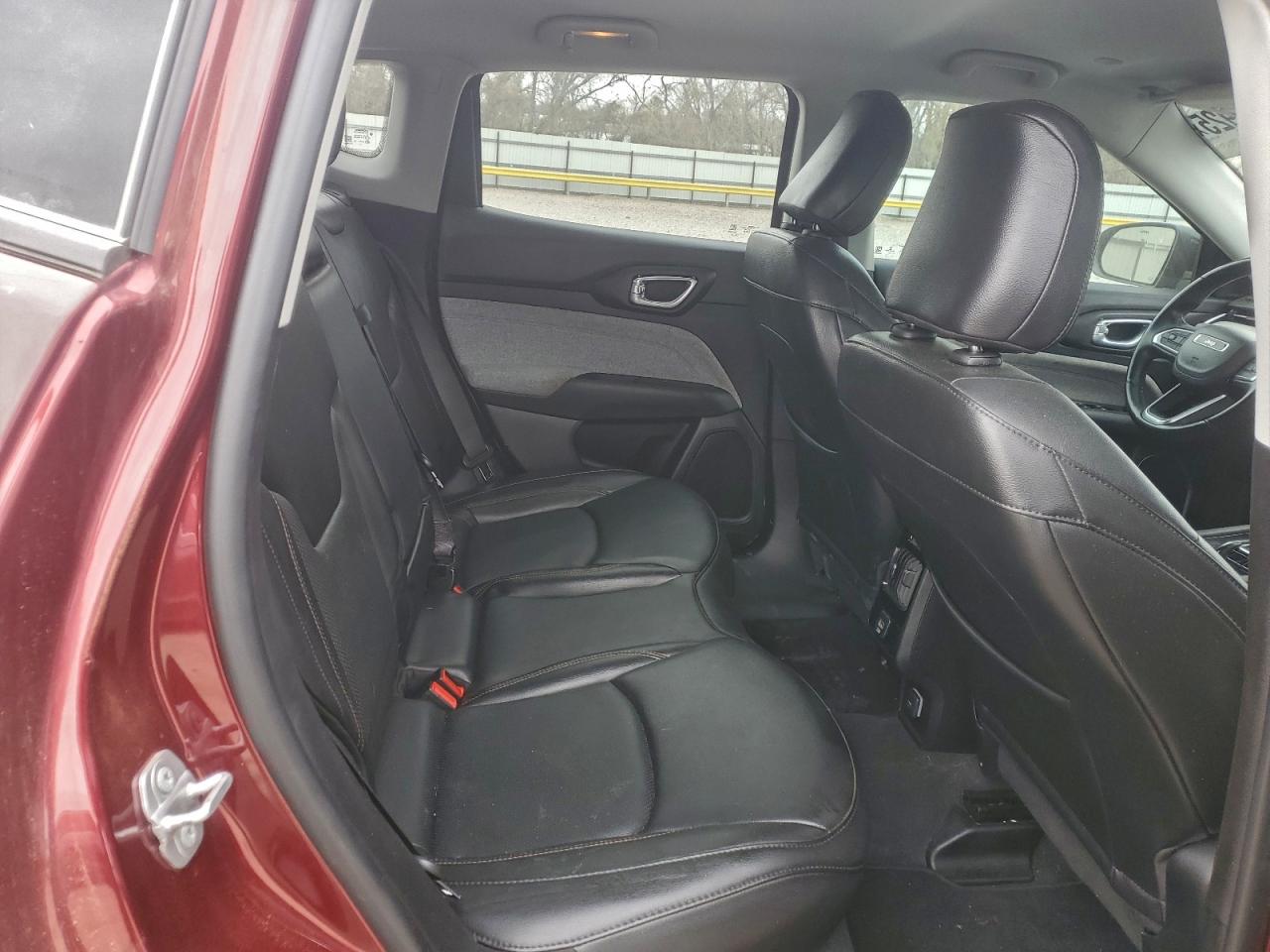 2022 JEEP COMPASS LATITUDE LUX photo 11