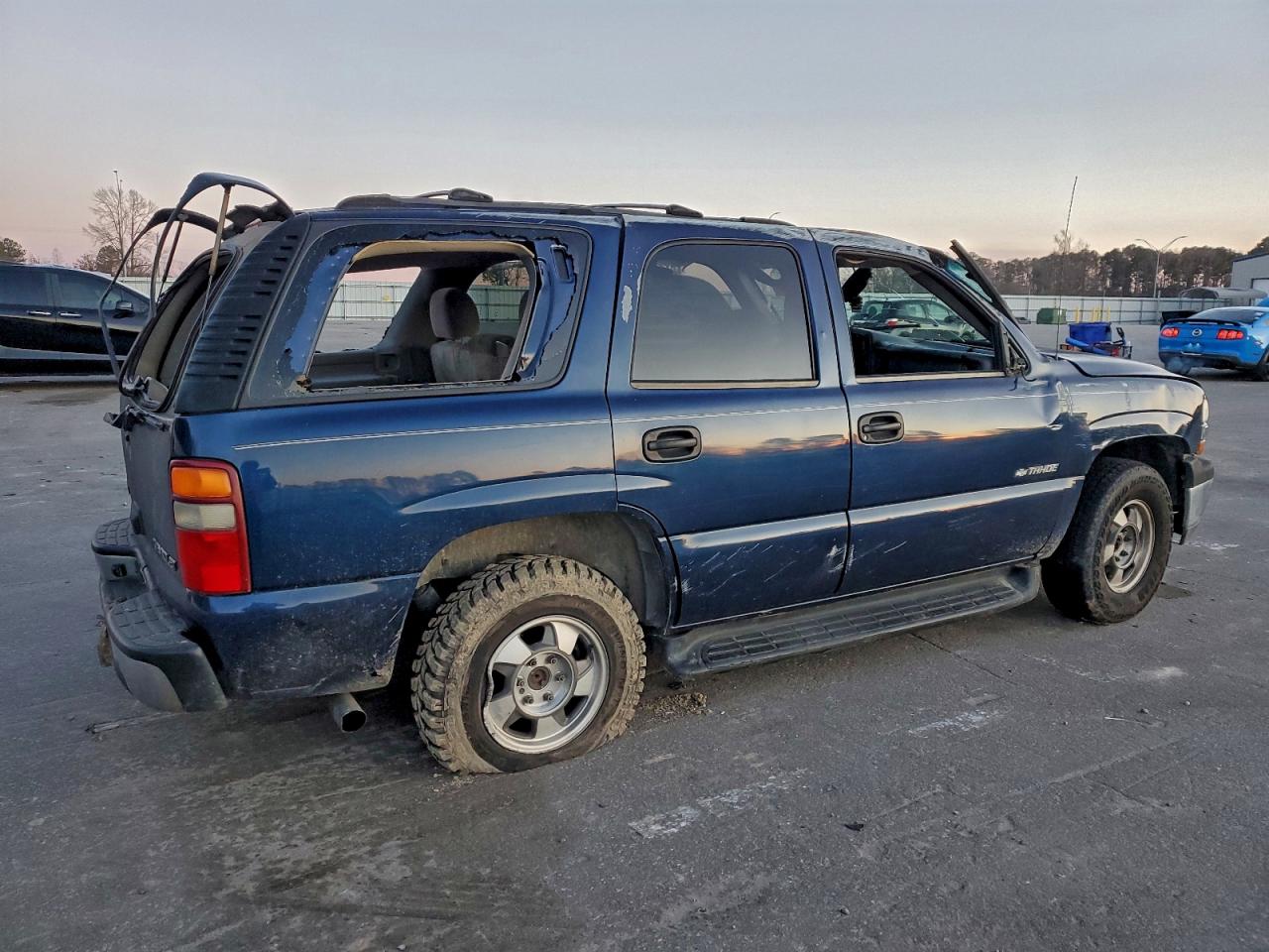 2003 CHEVROLET TAHOE K1500 photo 3