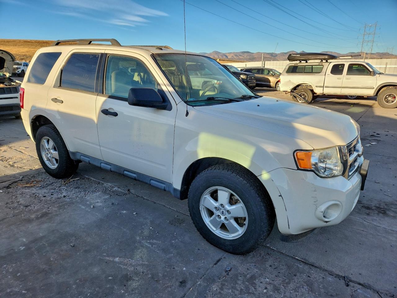 2012 FORD ESCAPE XLT photo 4