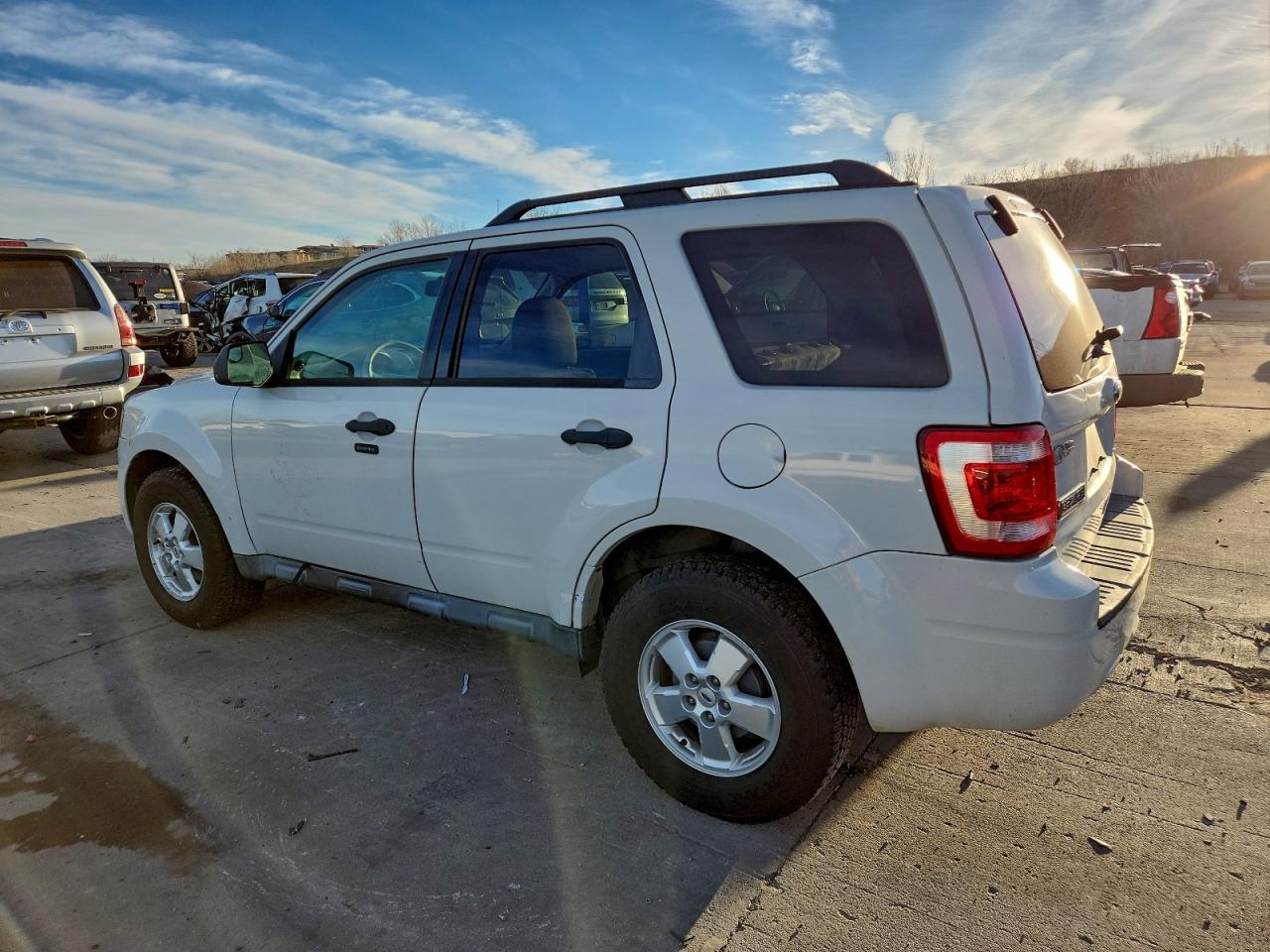 2012 FORD ESCAPE XLT photo 2