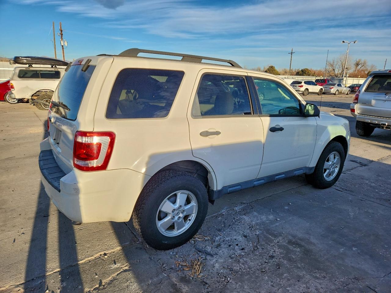 2012 FORD ESCAPE XLT photo 3