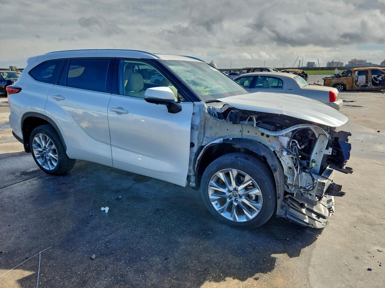2023 TOYOTA HIGHLANDER L photo 4