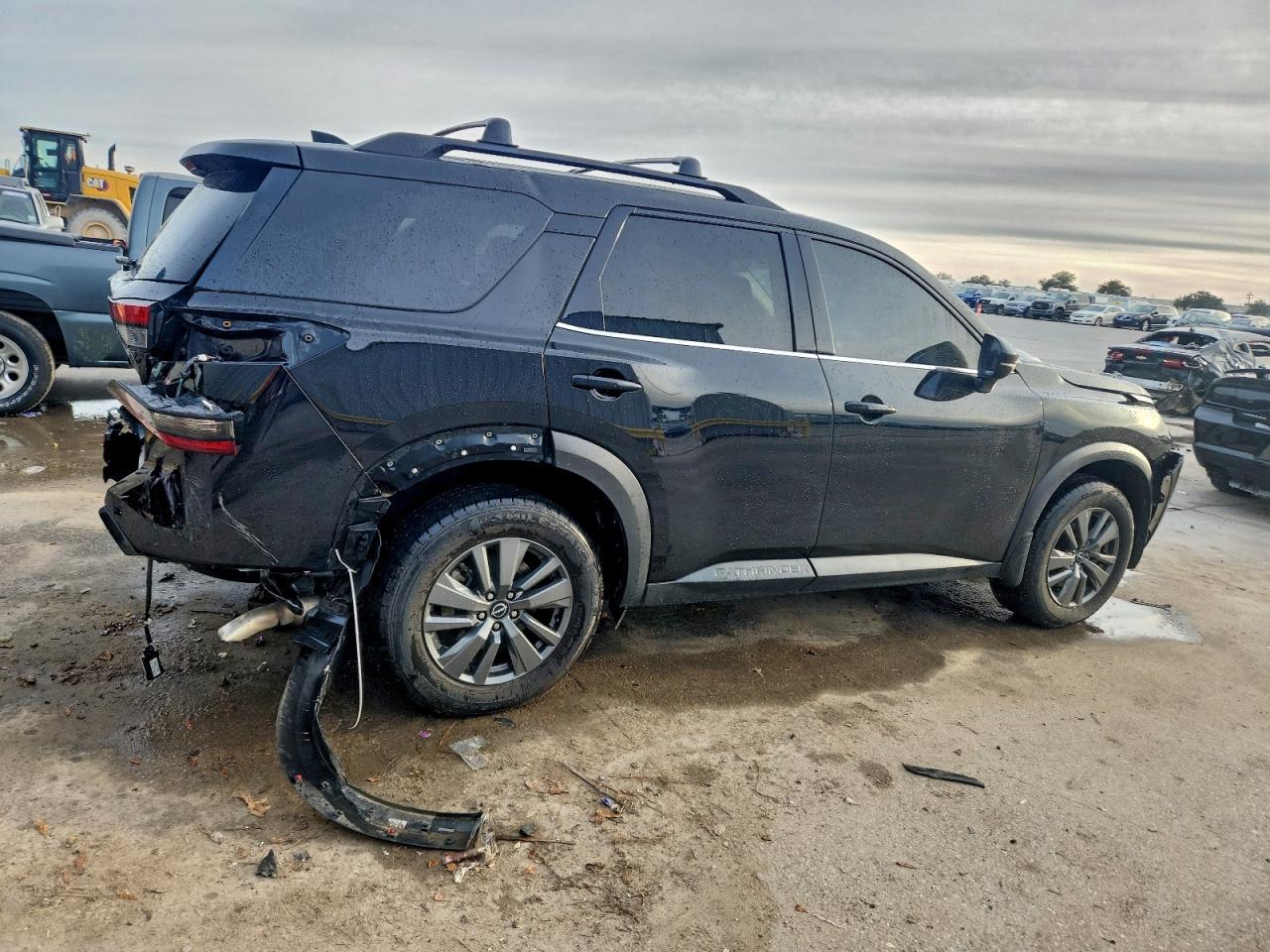 2023 NISSAN PATHFINDER SV photo 3