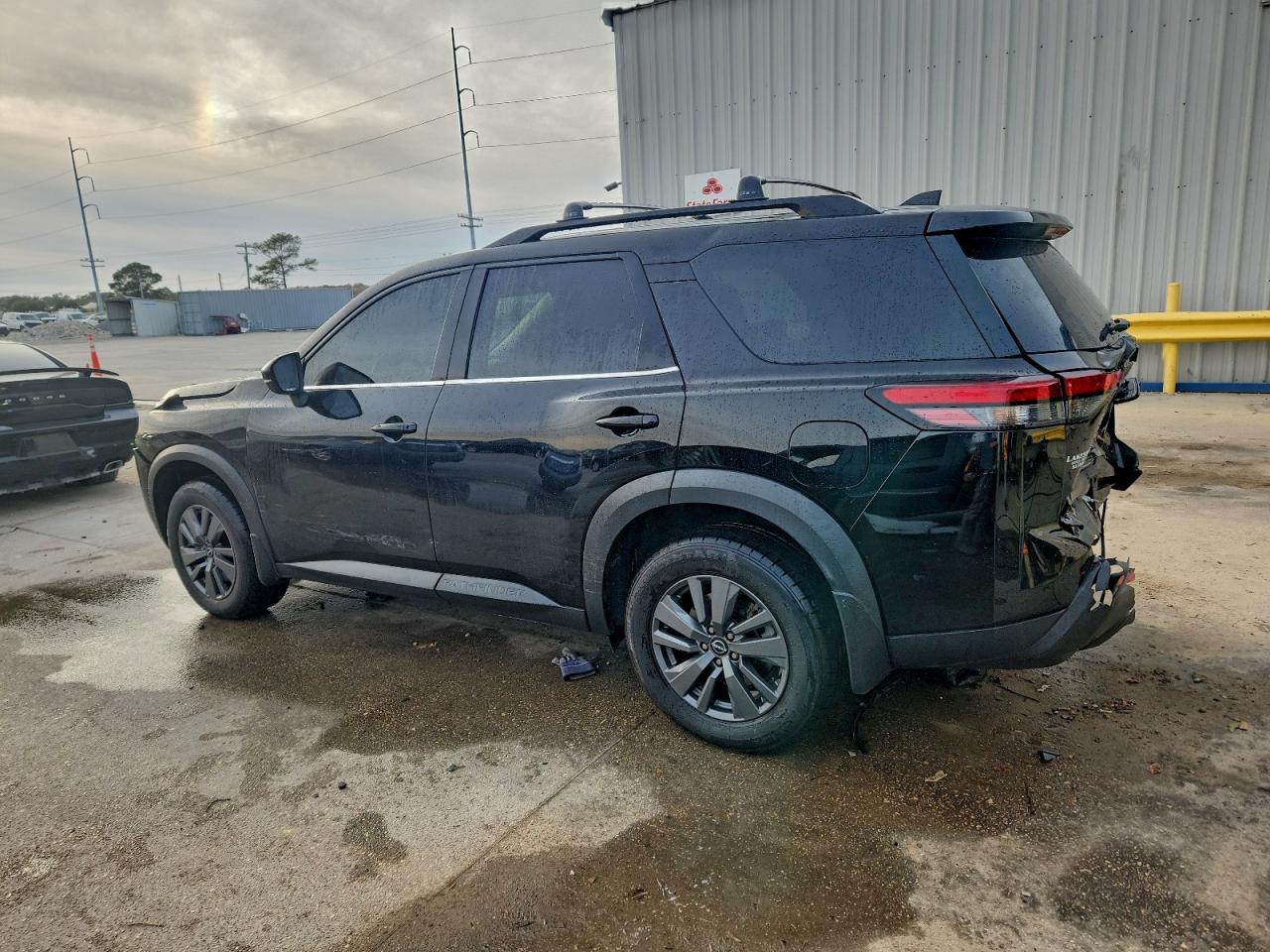 2023 NISSAN PATHFINDER SV photo 2