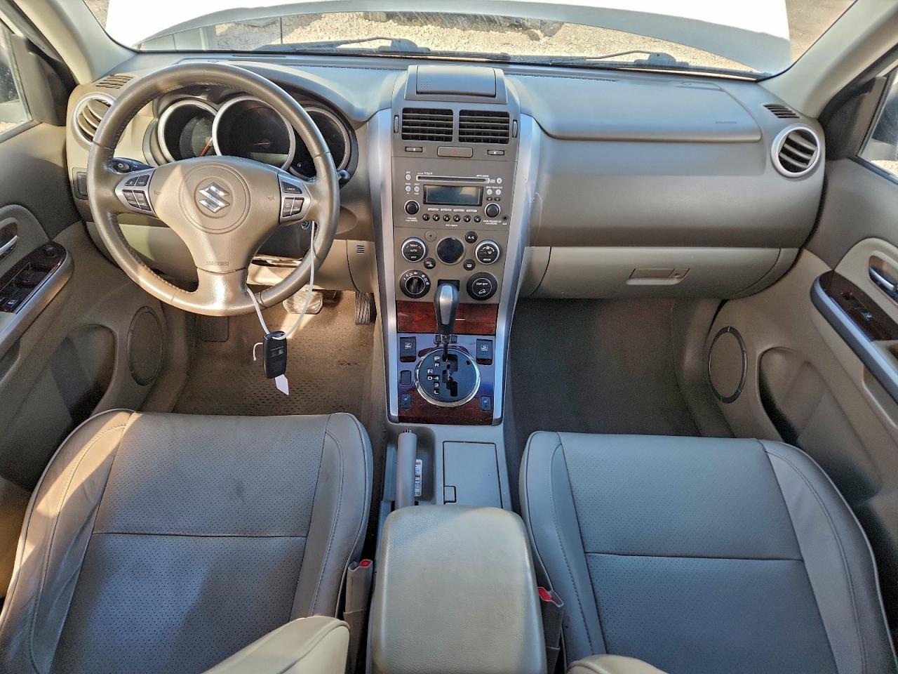 2010 SUZUKI GRAND VITARA JLX photo 8