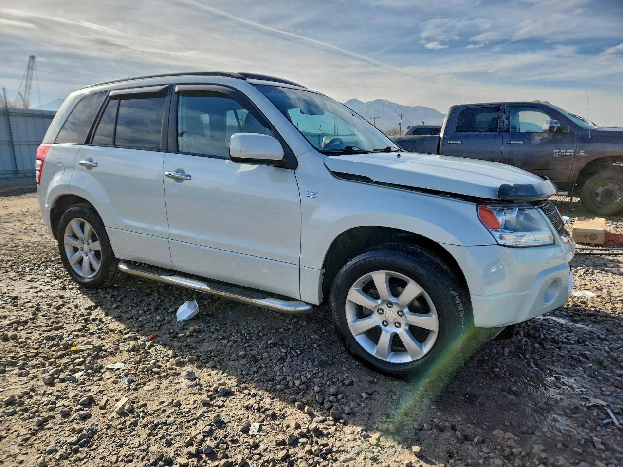 2010 SUZUKI GRAND VITARA JLX photo 4