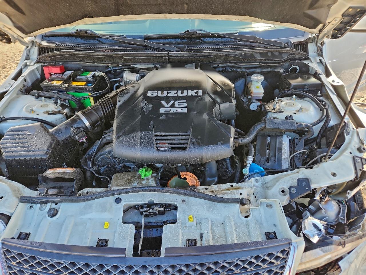 2010 SUZUKI GRAND VITARA JLX photo 12