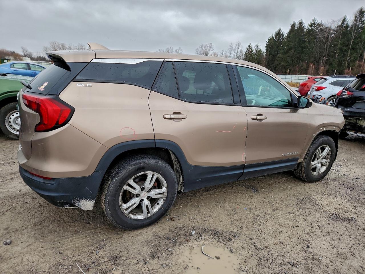 2018 GMC TERRAIN SLE photo 3