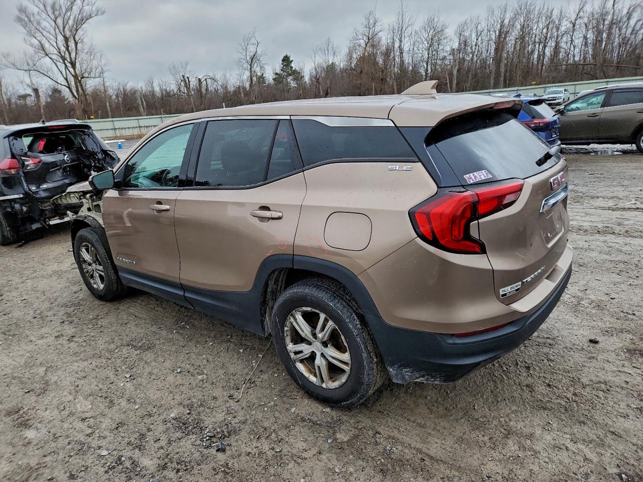 2018 GMC TERRAIN SLE photo 2