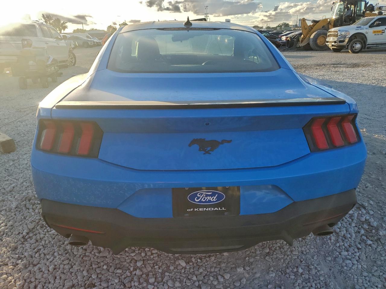 2024 FORD MUSTANG photo 6