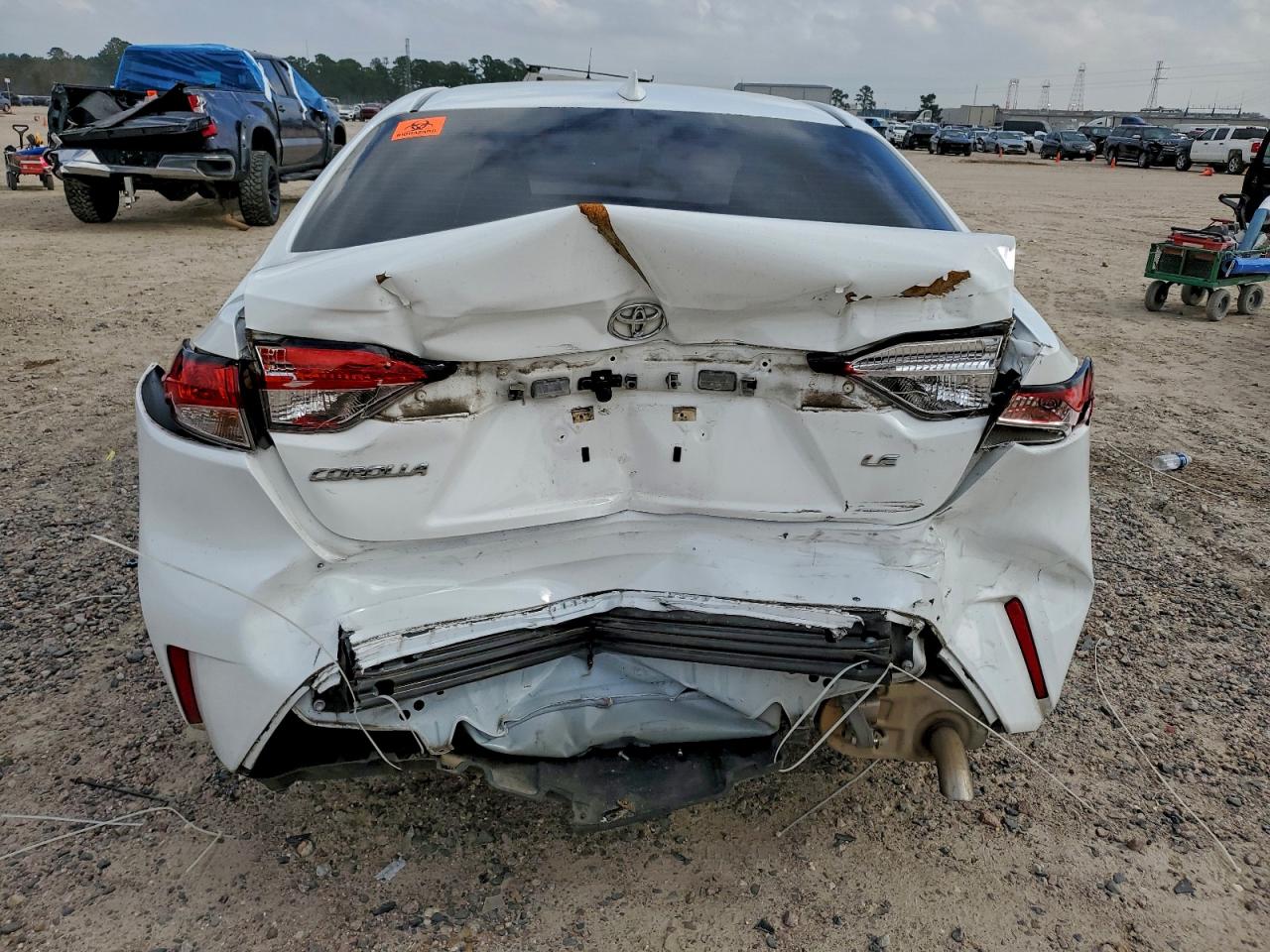 2022 TOYOTA COROLLA LE photo 6