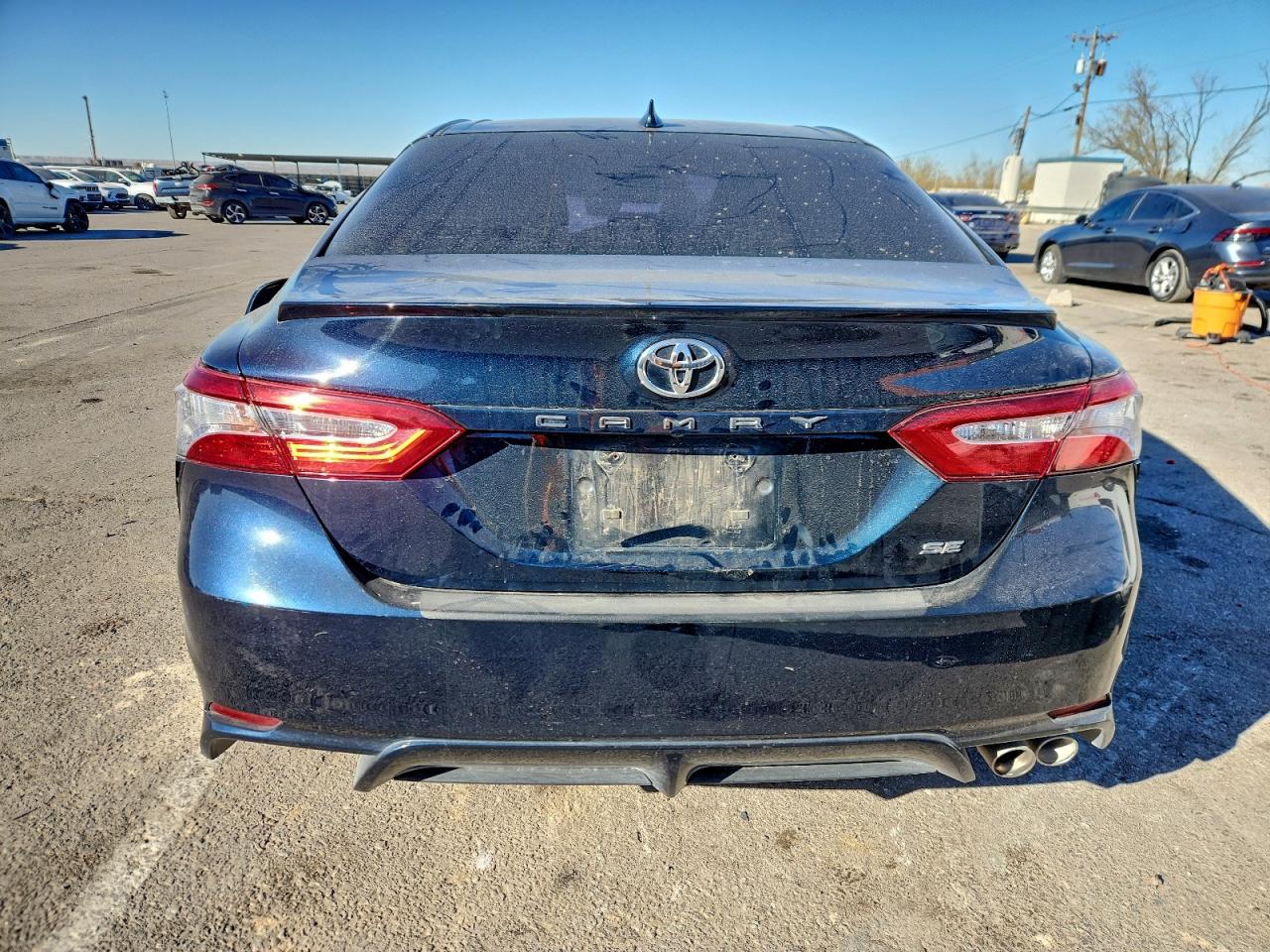2020 TOYOTA CAMRY SE photo 6