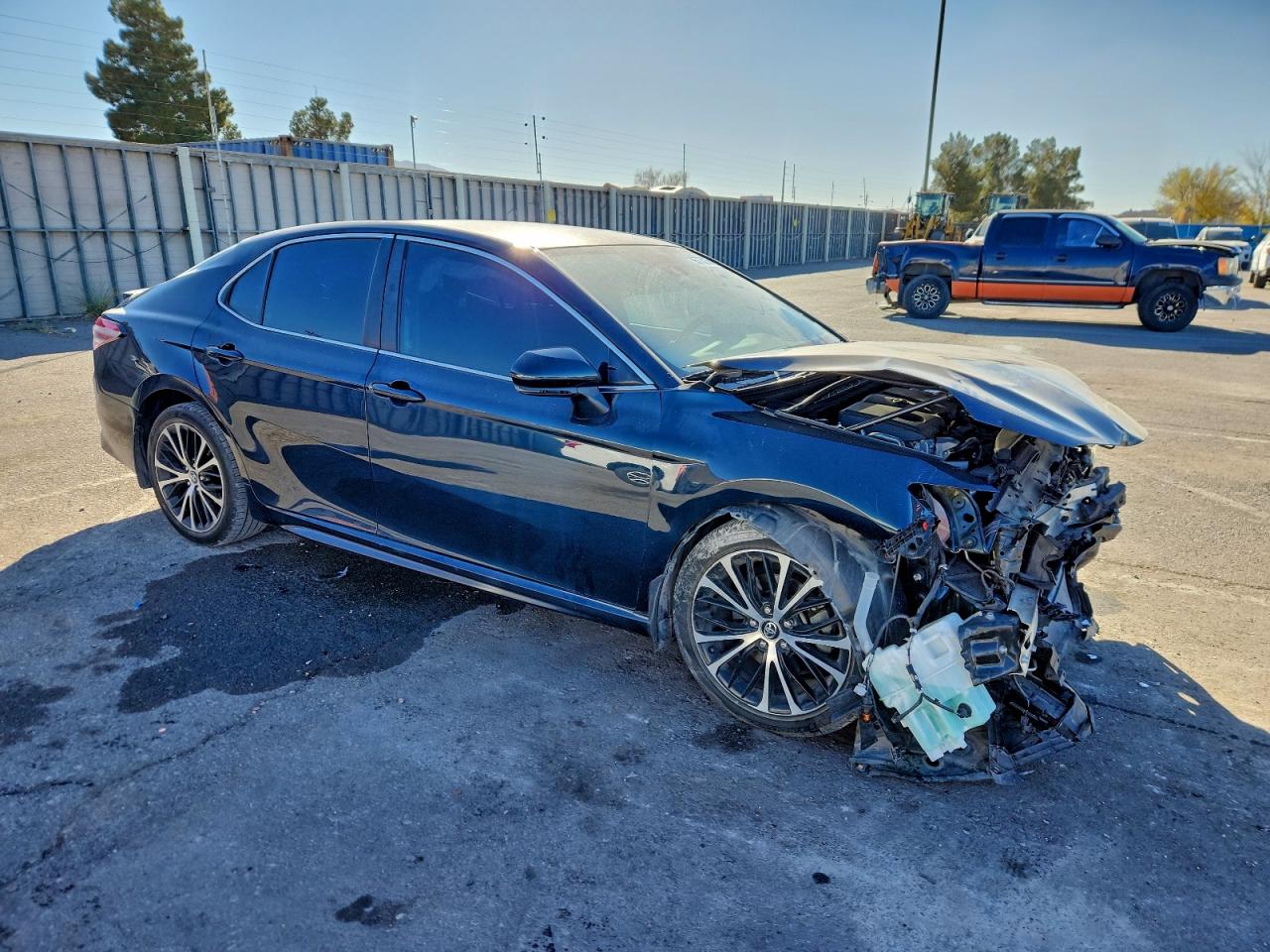 2020 TOYOTA CAMRY SE photo 4