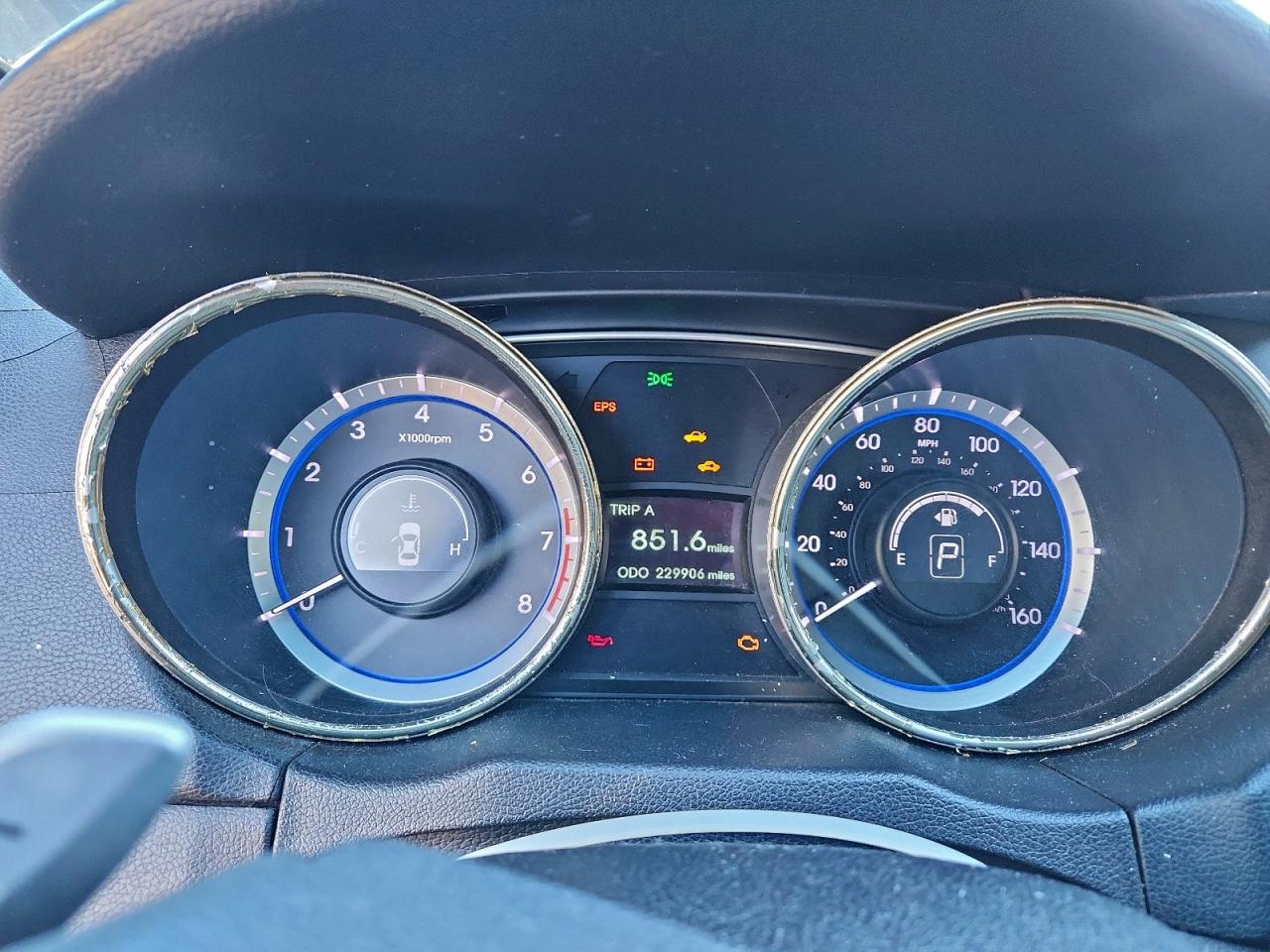 2011 HYUNDAI SONATA SE photo 17