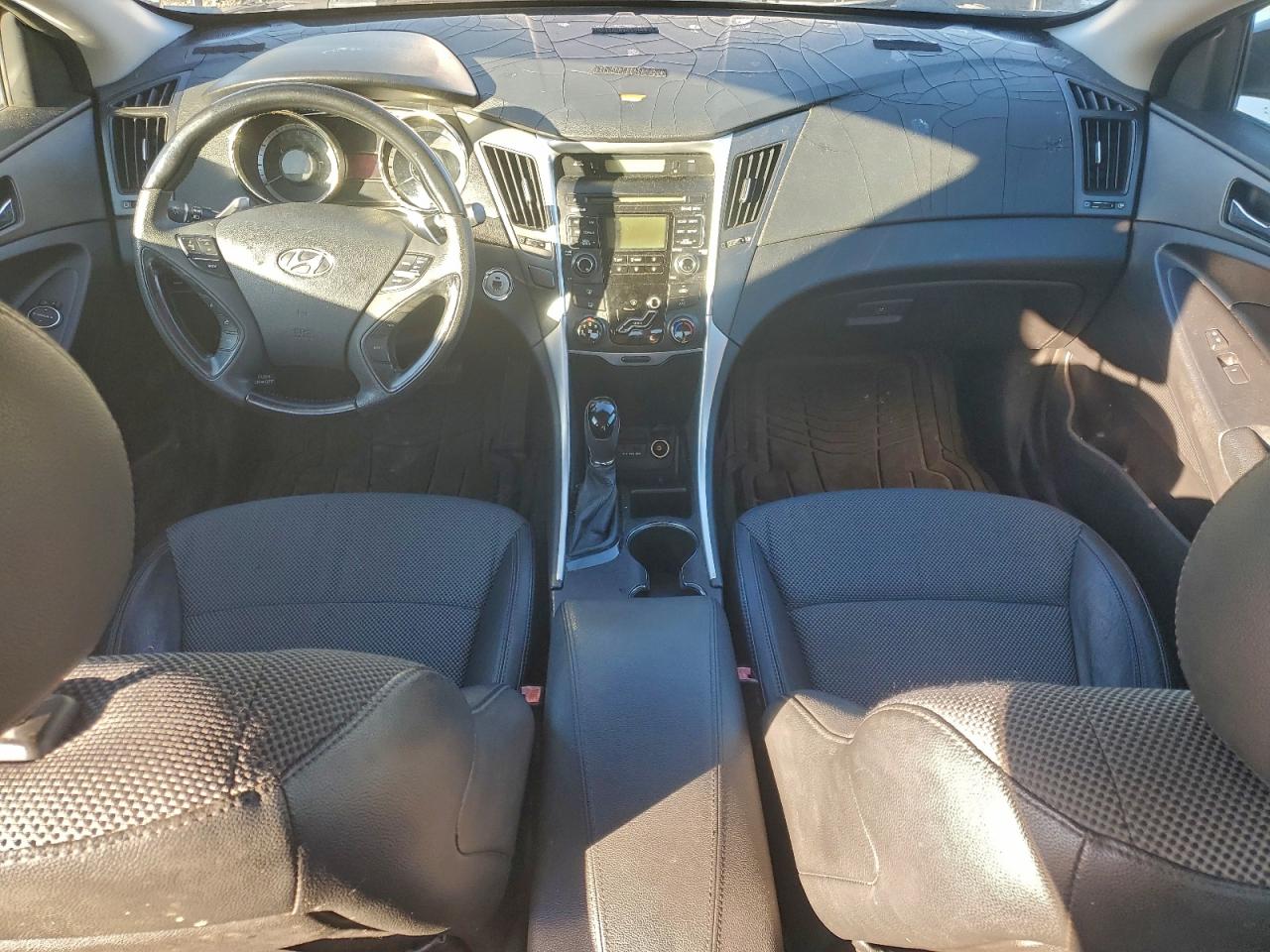 2011 HYUNDAI SONATA SE photo 15