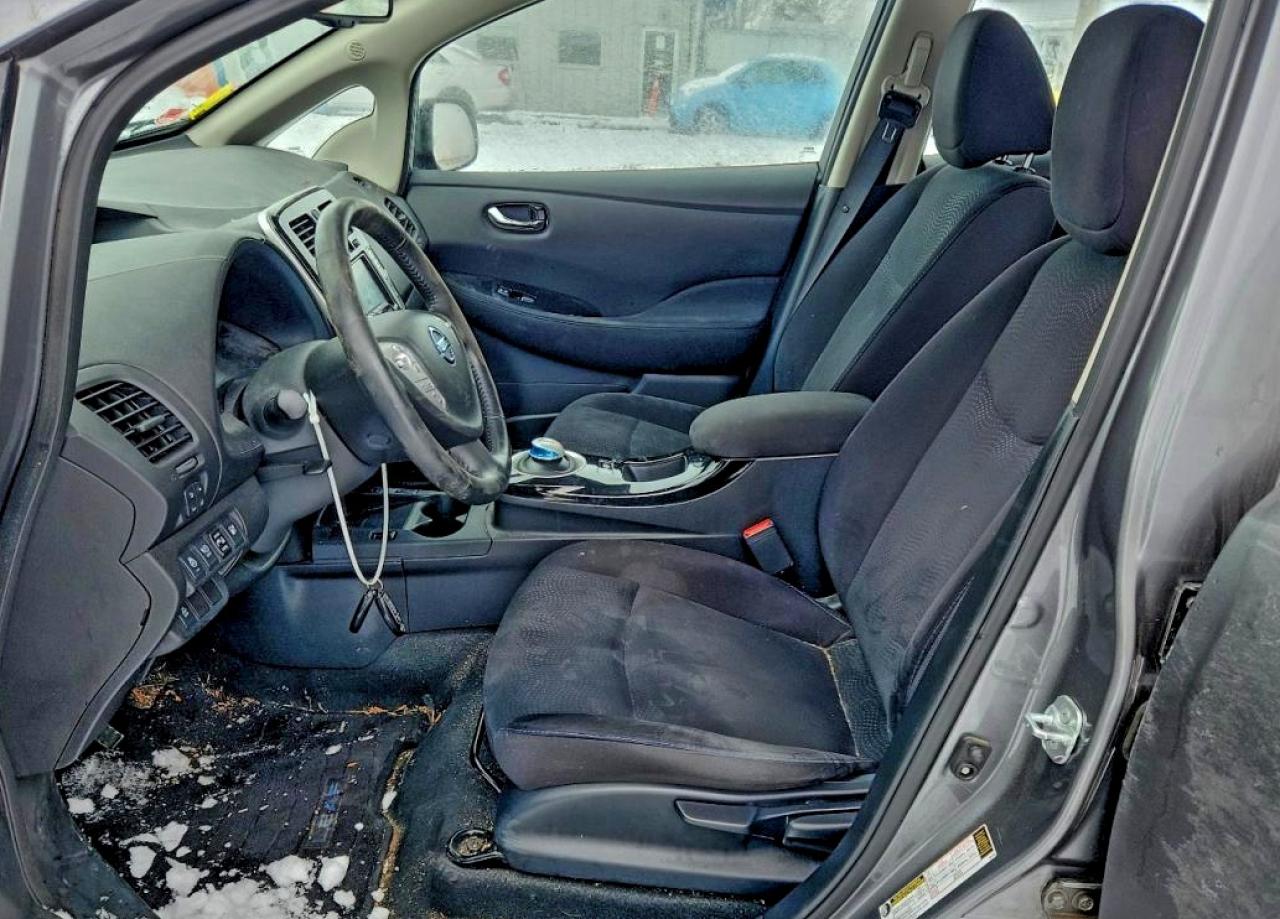 2016 NISSAN LEAF SV photo 13