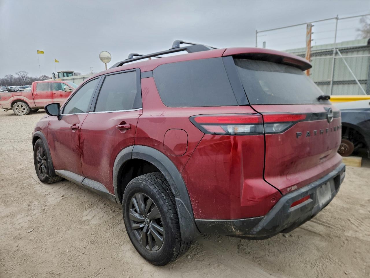 2023 NISSAN PATHFINDER SV photo 3