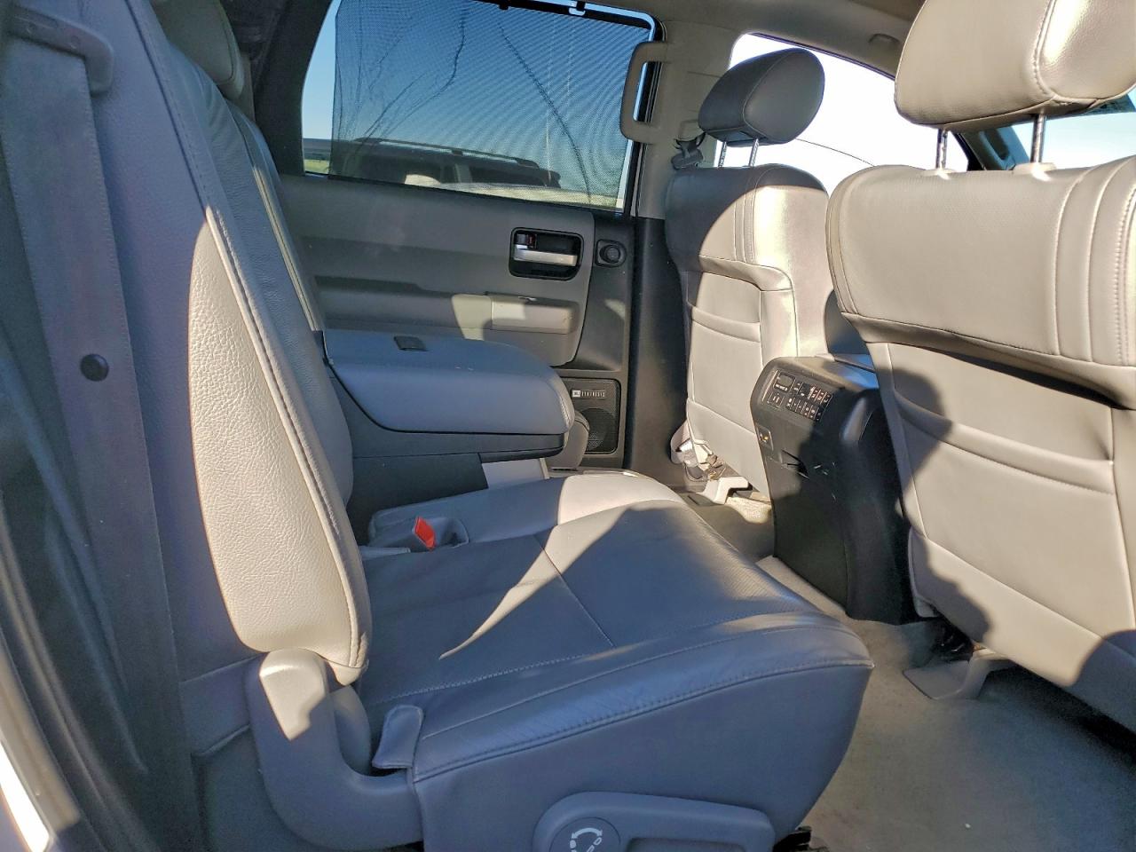 2008 TOYOTA SEQUOIA PLATINUM photo 10