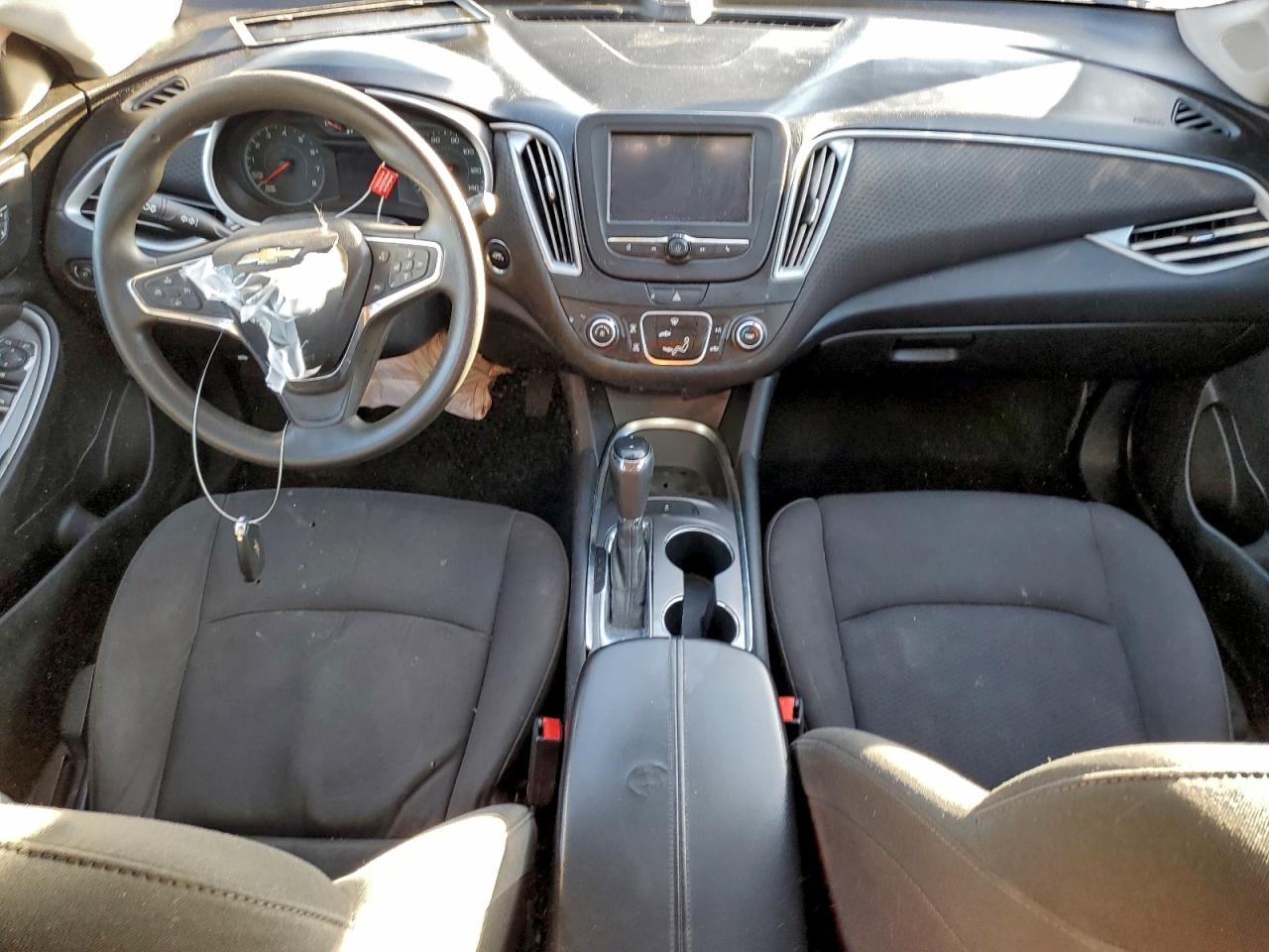 2018 CHEVROLET MALIBU LS photo 8