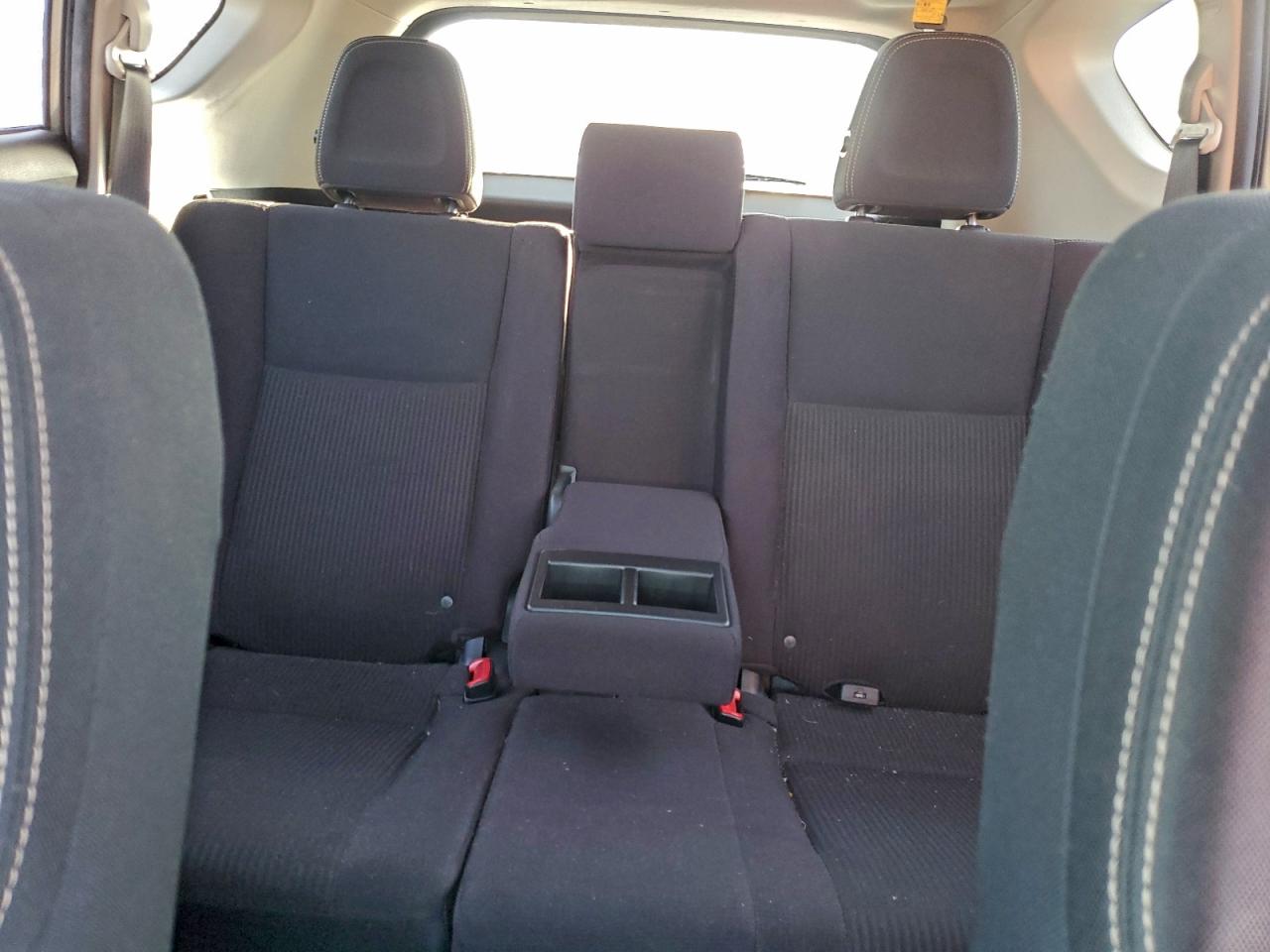 2015 TOYOTA RAV4 XLE photo 19