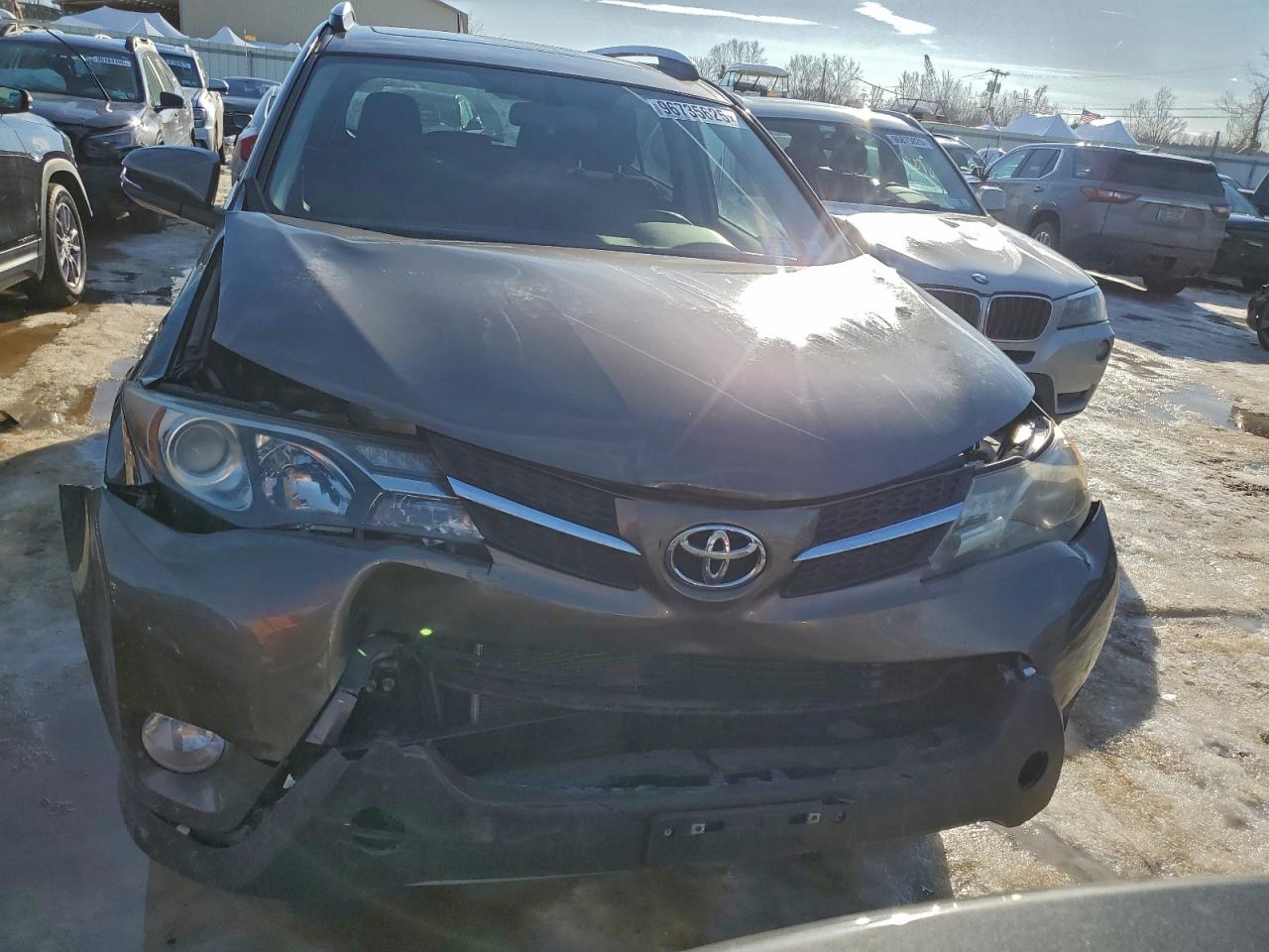2015 TOYOTA RAV4 XLE photo 9