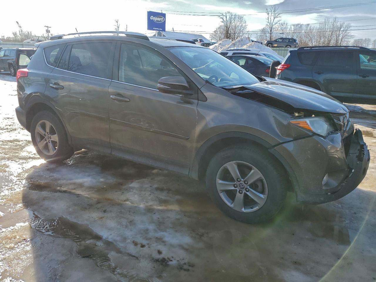 2015 TOYOTA RAV4 XLE photo 7