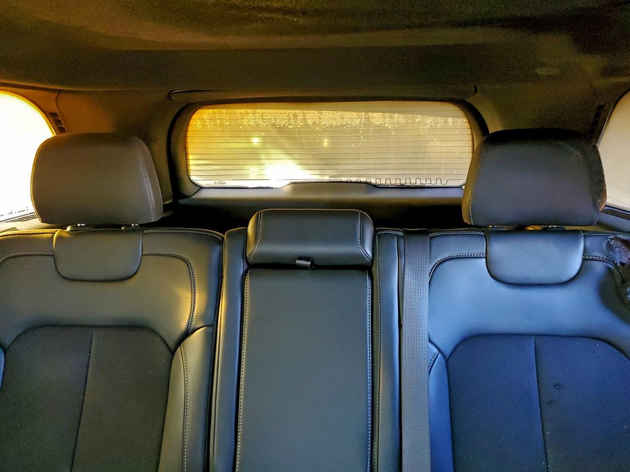 2024 JEEP GRAND CHEROKEE LAREDO photo 10