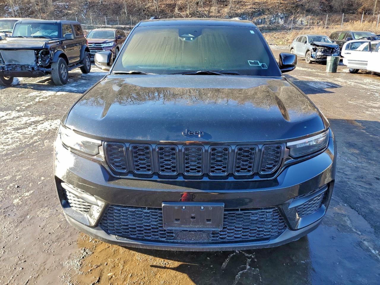 2024 JEEP GRAND CHEROKEE LAREDO photo 5