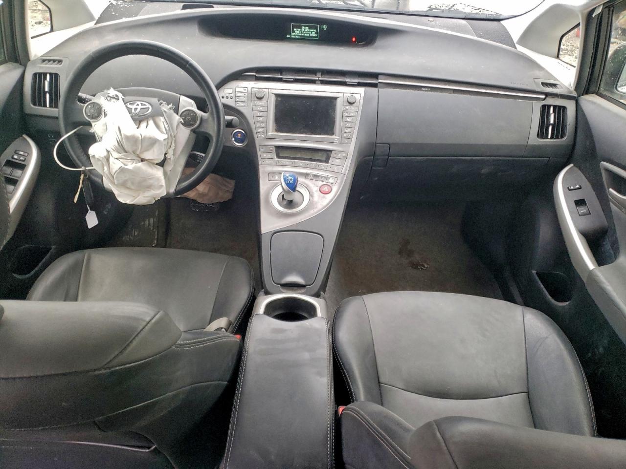 2014 TOYOTA PRIUS photo 8