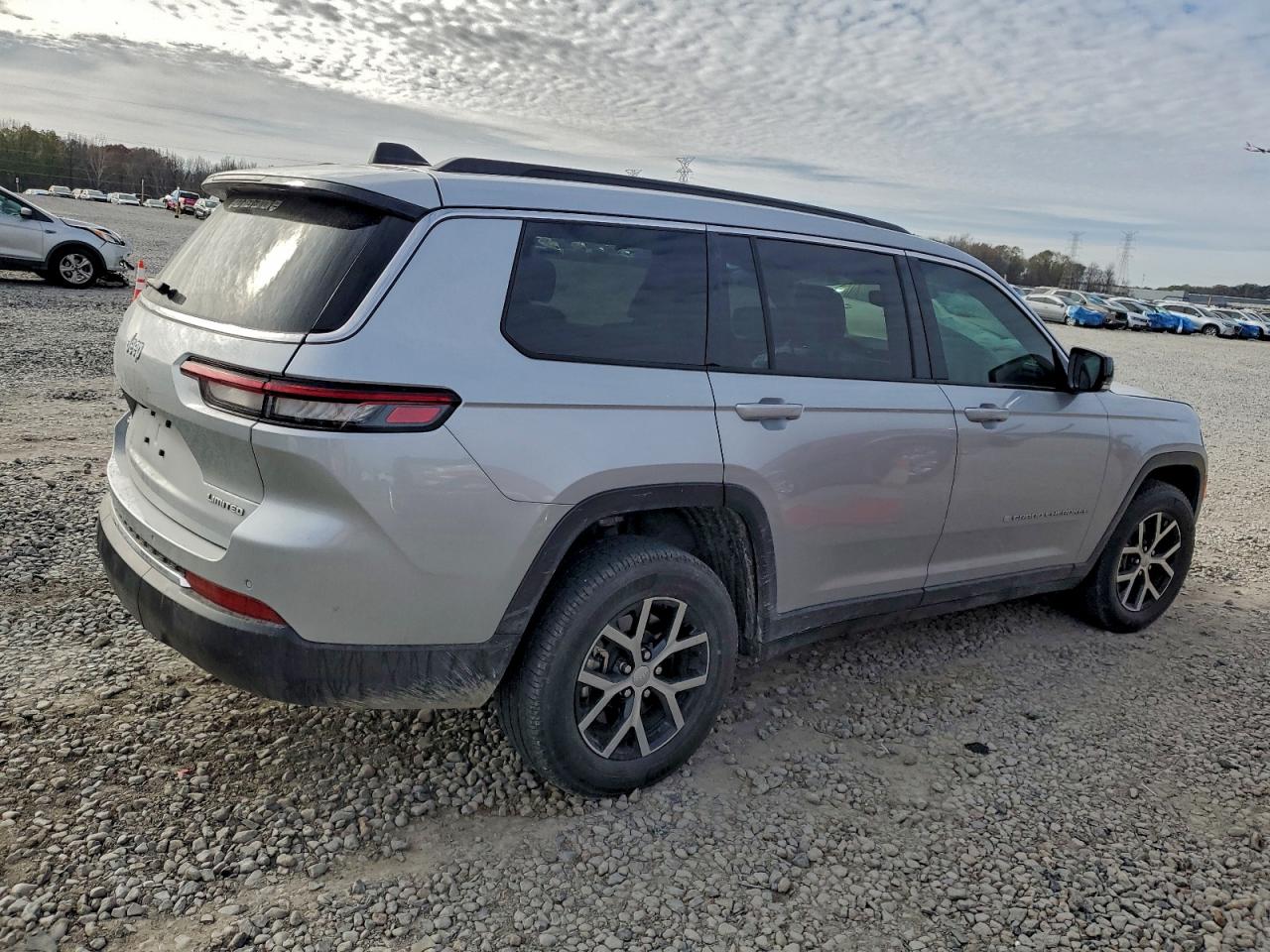 2024 JEEP GRAND CHEROKEE L LIMITED photo 3