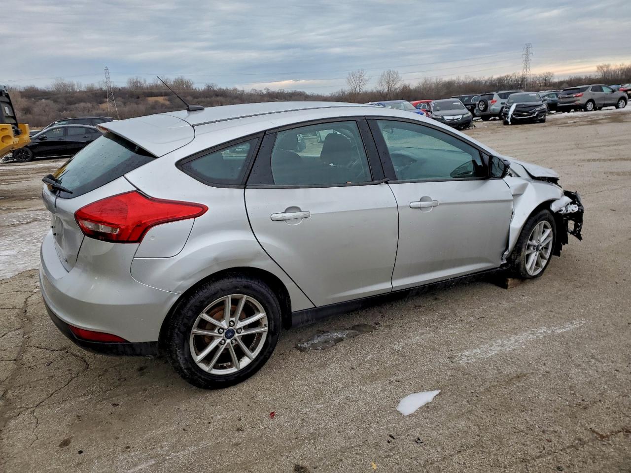 2017 FORD FOCUS SE photo 3