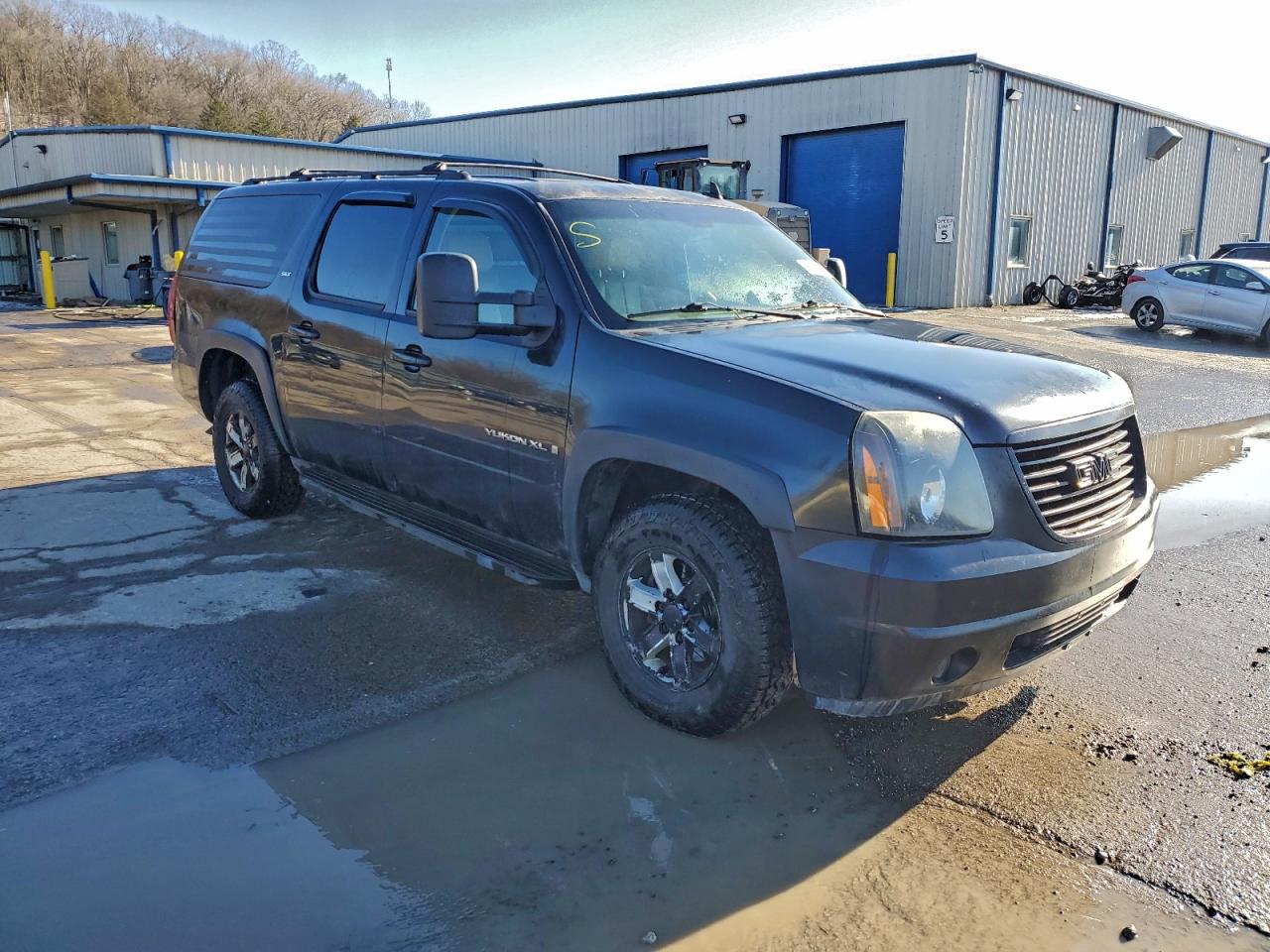 2008 GMC YUKON XL K1500 photo 4